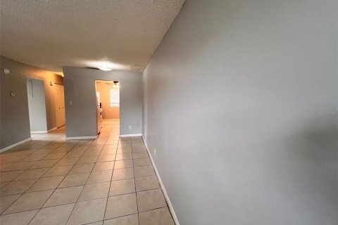 Appartement à louer à Titusville, Floride: 2 chambres, 76.18 m2 № 2101027 - photo 3
