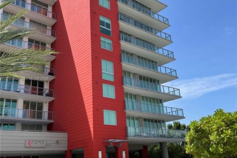 Condominio en venta en Doral, Florida, 3 dormitorios, 177.07 m2 № 2066905 - foto 2