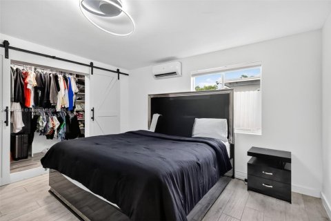 Casa en venta en North Miami, Florida, 5 dormitorios, 183.57 m2 № 1970888 - foto 21