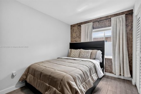 Casa en venta en North Miami, Florida, 5 dormitorios, 183.57 m2 № 1970888 - foto 28