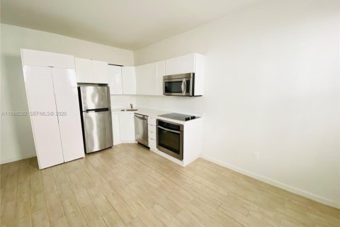 Купить кондоминиум в Майами-Бич, Флорида 2 спальни, № 2051895 - фото 2