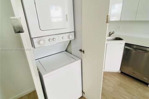 Купить кондоминиум в Майами-Бич, Флорида 2 спальни, № 2051895 - фото 6