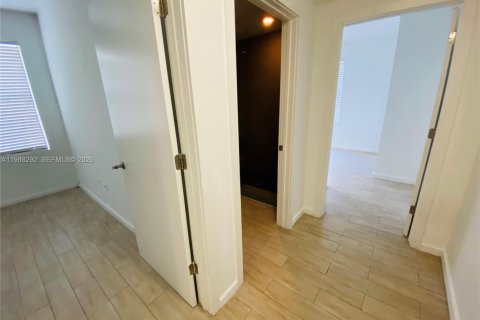 Купить кондоминиум в Майами-Бич, Флорида 2 спальни, № 2051895 - фото 16