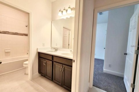 Villa ou maison à louer à Minneola, Floride: 4 chambres, 233.18 m2 № 1900151 - photo 24