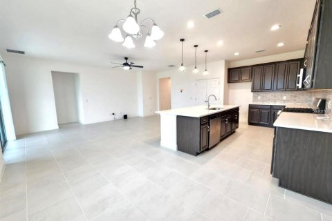 Casa en alquiler en Minneola, Florida, 4 dormitorios, 233.18 m2 № 1900151 - foto 7