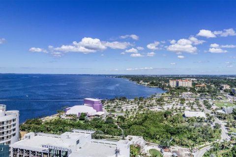 Condo in Sarasota, Florida, 3 bedrooms № 2155915 - photo 2