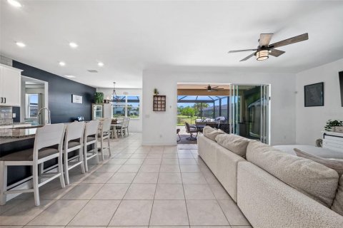House in Punta Gorda, Florida 3 bedrooms, 203.46 sq.m. № 2093011 - photo 13