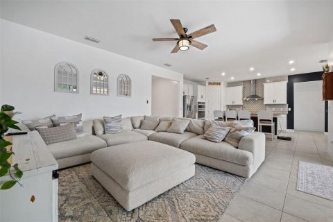 House in Punta Gorda, Florida 3 bedrooms, 203.46 sq.m. № 2093011 - photo 15