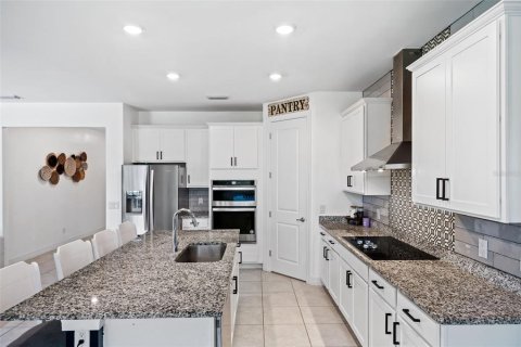 House in Punta Gorda, Florida 3 bedrooms, 203.46 sq.m. № 2093011 - photo 6