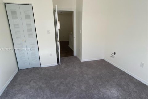 Condo in Miami, Florida, 1 bedroom  № 2046838 - photo 7