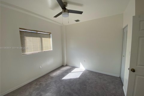 Condo in Miami, Florida, 1 bedroom  № 2046838 - photo 6