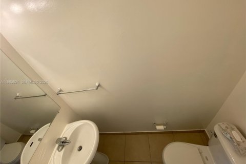Condo in Miami, Florida, 1 bedroom  № 2046838 - photo 10