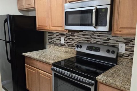 Condo in Orlando, Florida, 2 bedrooms № 2145247 - photo 5