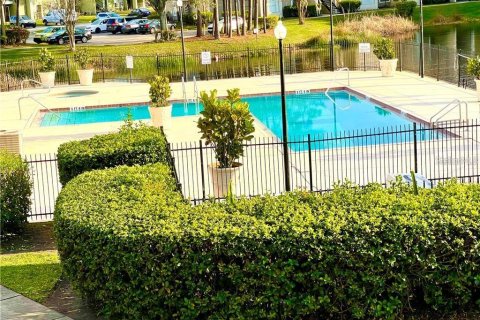 Condo in Orlando, Florida, 2 bedrooms № 2145247 - photo 19