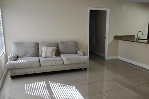Condo in Orlando, Florida, 2 bedrooms № 2145247 - photo 7