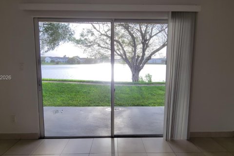 Купить кондоминиум в Окленд-Парк, Флорида 2 спальни, 94.76м2, № 2009382 - фото 5