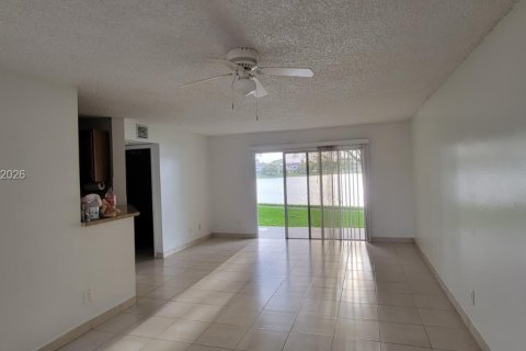 Купить кондоминиум в Окленд-Парк, Флорида 2 спальни, 94.76м2, № 2009382 - фото 6