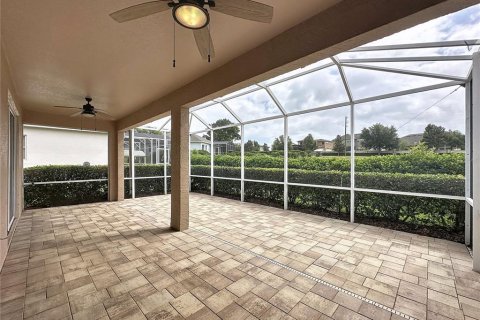 House in Clermont, Florida 2 bedrooms, 175.03 sq.m. № 2227991 - photo 2