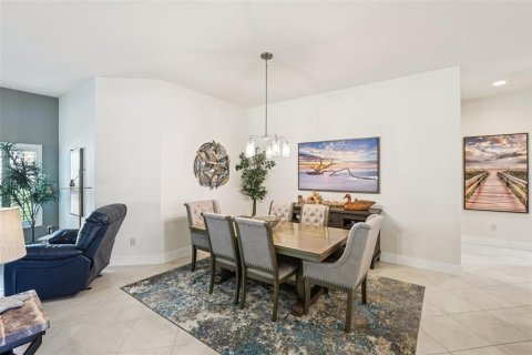 House in The Villages, Florida 3 bedrooms, 213.95 sq.m. № 1838131 - photo 10