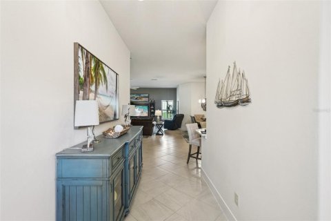 House in The Villages, Florida 3 bedrooms, 213.95 sq.m. № 1838131 - photo 4