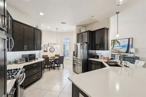House in The Villages, Florida 3 bedrooms, 213.95 sq.m. № 1838131 - photo 8