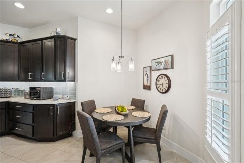 House in The Villages, Florida 3 bedrooms, 213.95 sq.m. № 1838131 - photo 5