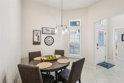 House in The Villages, Florida 3 bedrooms, 213.95 sq.m. № 1838131 - photo 6