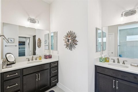 House in The Villages, Florida 3 bedrooms, 213.95 sq.m. № 1838131 - photo 22