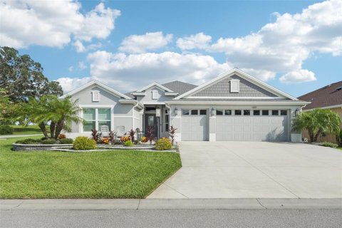 House in The Villages, Florida 3 bedrooms, 213.95 sq.m. № 1838131 - photo 1