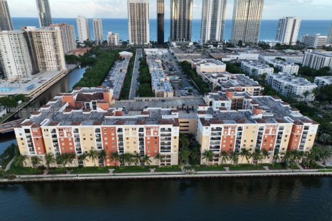 Купить кондоминиум в Санни-Айлс-Бич, Флорида 2 спальни, 86.77м2, № 2030107 - фото 8