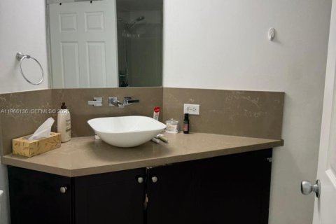 Купить кондоминиум в Санни-Айлс-Бич, Флорида 2 спальни, 86.77м2, № 2030107 - фото 15