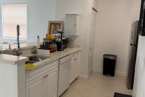 Купить кондоминиум в Санни-Айлс-Бич, Флорида 2 спальни, 86.77м2, № 2030107 - фото 11