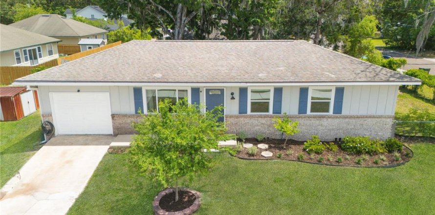 House in Green Cove Springs, Florida 3 bedrooms, 95.88 sq.m. № 2259492
