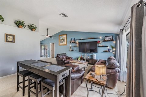 House in Spring Hill, Florida 2 bedrooms, 146.23 sq.m. № 1760628 - photo 11