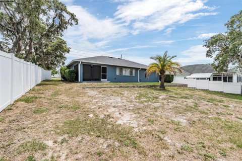 House in Spring Hill, Florida 2 bedrooms, 146.23 sq.m. № 1760628 - photo 27