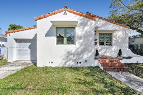 Casa en venta en Miami, Florida, 2 dormitorios, 101.17 m2 № 1860647 - foto 9