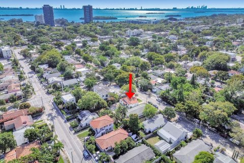 Casa en venta en Miami, Florida, 2 dormitorios, 101.17 m2 № 1860647 - foto 1