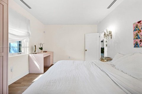 Casa en venta en Miami, Florida, 2 dormitorios, 101.17 m2 № 1860647 - foto 28