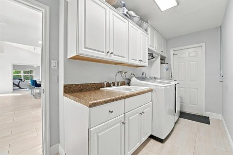 House in Boca Raton, Florida 3 bedrooms, 172.52 sq.m. № 2417594 - photo 18