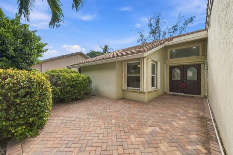 House in Boca Raton, Florida 3 bedrooms, 172.52 sq.m. № 2417594 - photo 2