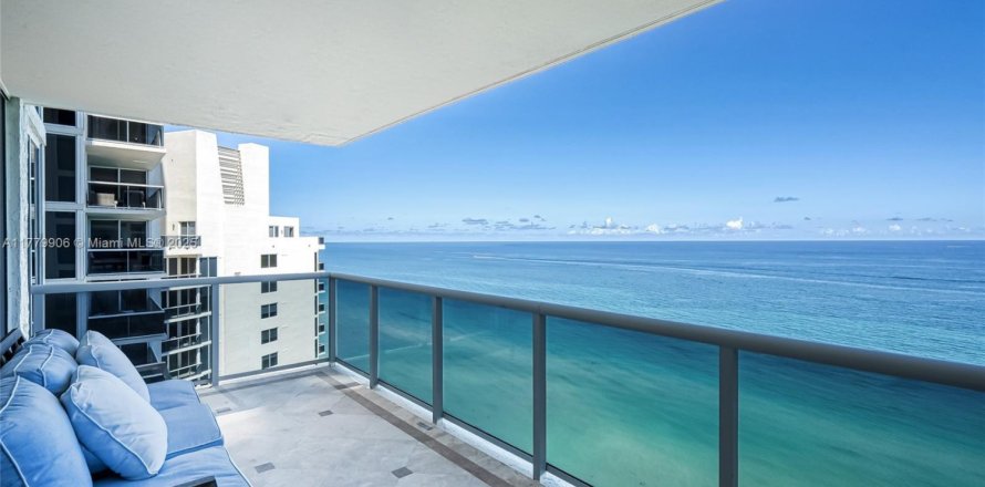 Condo in Sunny Isles Beach, Florida, 3 bedrooms № 1863201