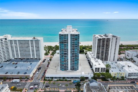 Condominio en Miami Beach, Florida, 1 dormitorio  № 2153422