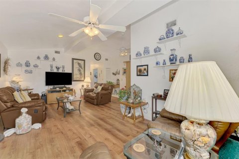 House in Englewood, Florida 3 bedrooms, 123.28 sq.m. № 1571543 - photo 16
