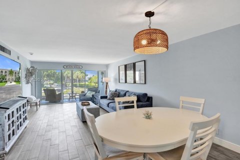 Copropriété à vendre à Boca Raton, Floride: 2 chambres, 85.93 m2 № 2343113 - photo 12