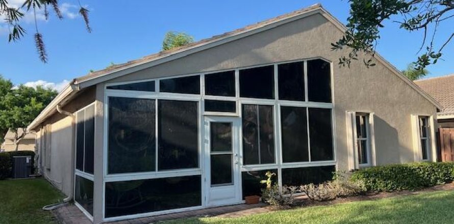 House in Boynton Beach, Florida 3 bedrooms, 142.79 sq.m. № 1101262