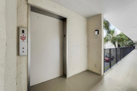 Copropriété à vendre à Boca Raton, Floride: 1 chambre, 73.86 m2 № 2254573 - photo 17