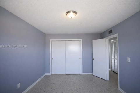 Снять в аренду квартиру в Хайалиа, Флорида 2 спальни, № 2045160 - фото 6