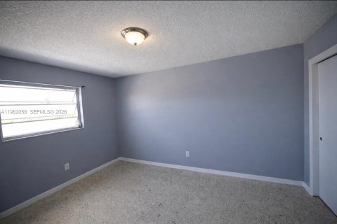 Снять в аренду квартиру в Хайалиа, Флорида 2 спальни, № 2045160 - фото 8