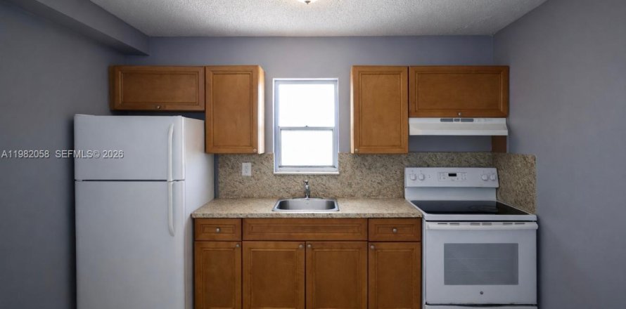 Квартира в Хайалиа, Флорида 2 спальни № 2045160