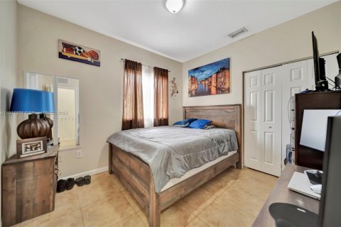 Townhouse in Margate, Florida 3 bedrooms, 125.98 sq.m. № 1770787 - photo 21